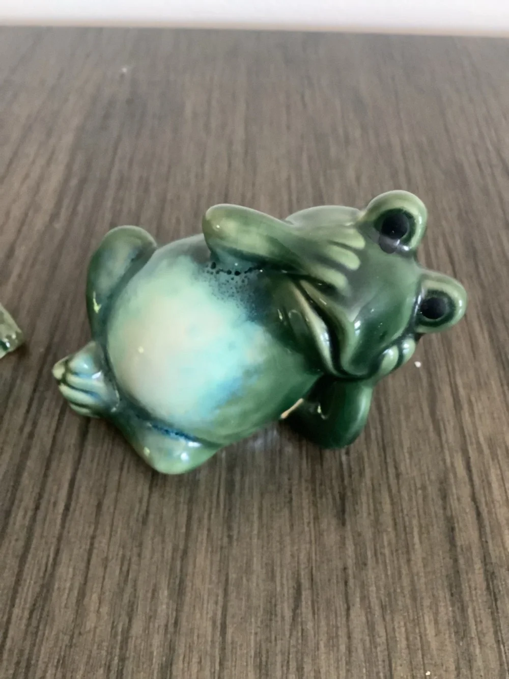 Green Ceramic Frog Figurine - Decorative Small Pet Accent